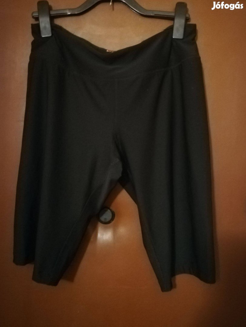 Női fekete 44-méretű,fitnes rövidnadrág,elasztikus!76