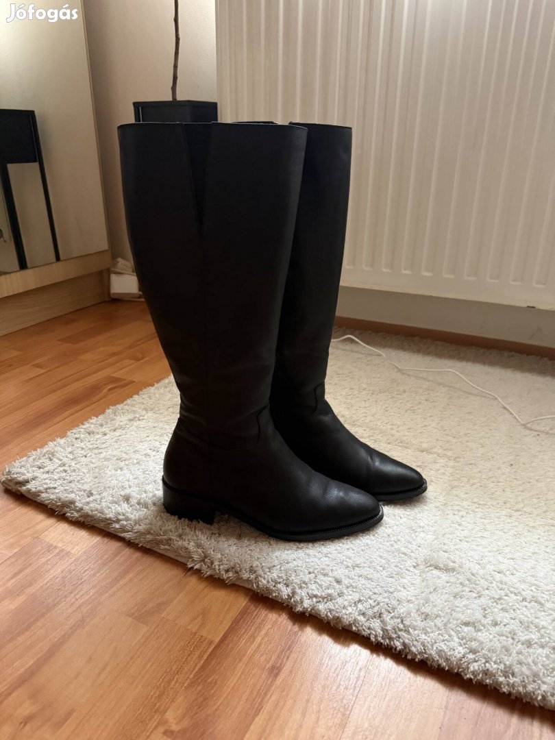 Női fekete csizma