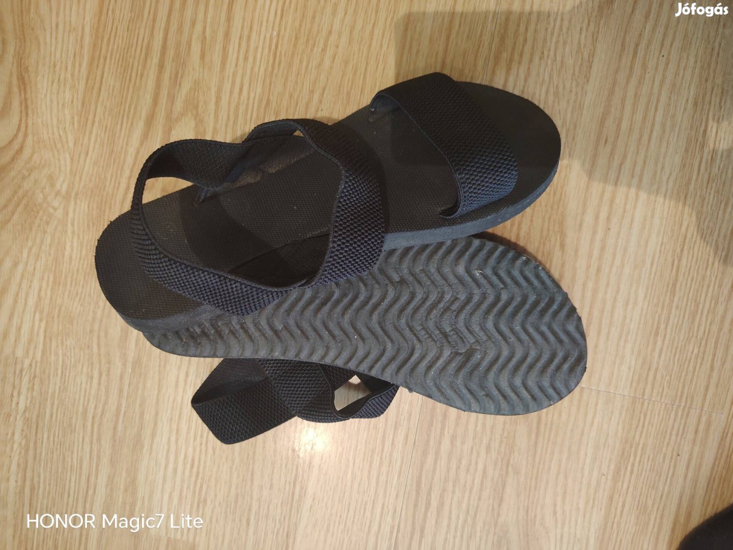 Női fekete szandál