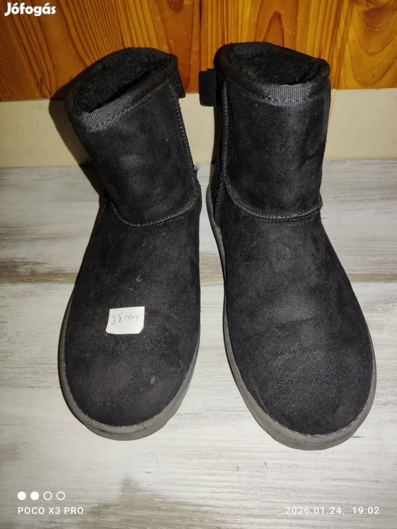 Női félhosszú ,boka csizma