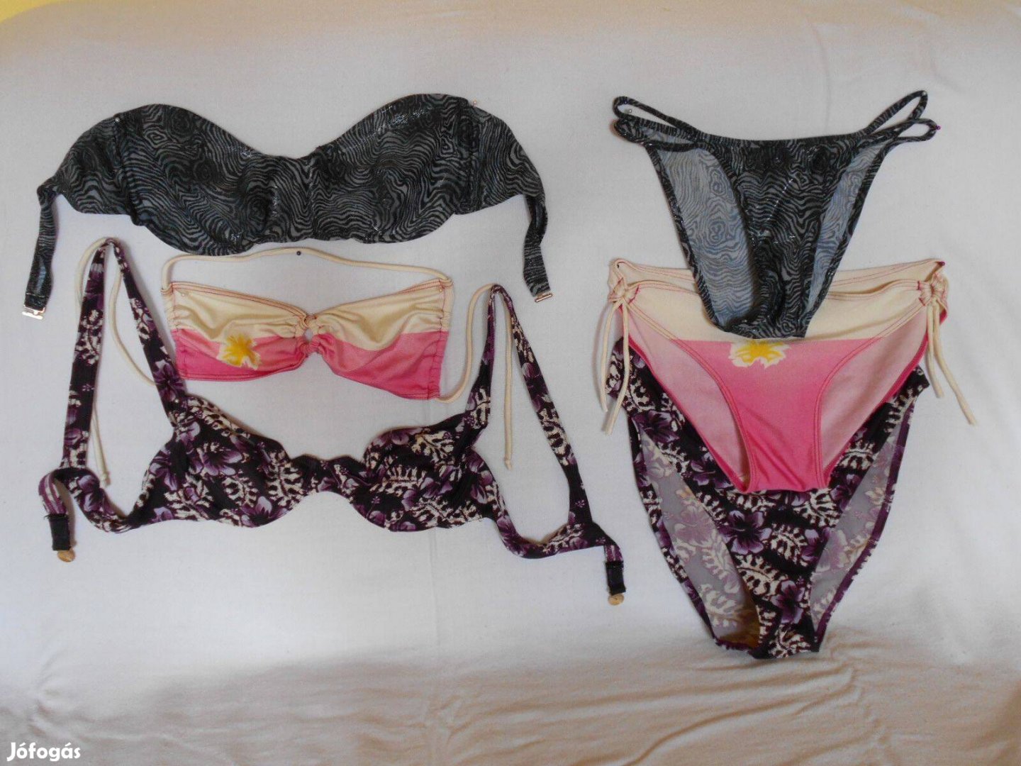 Női fürdőruha, kétrészes. Különböző fazon. S-M, 36 - 38