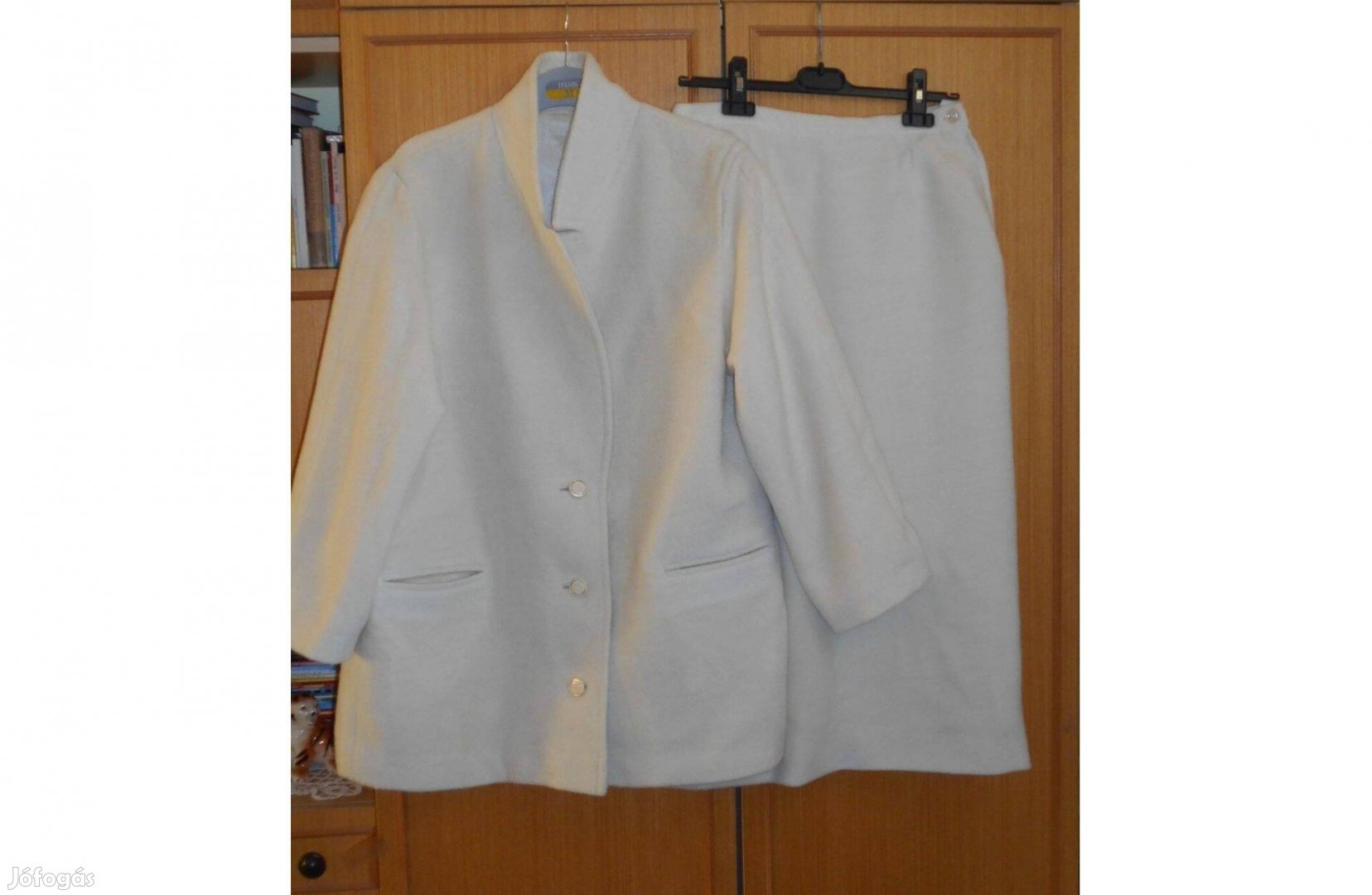Női gyapjú, bélelt kosztüm. L-es. Szoknya Új ! Kabát ajándék