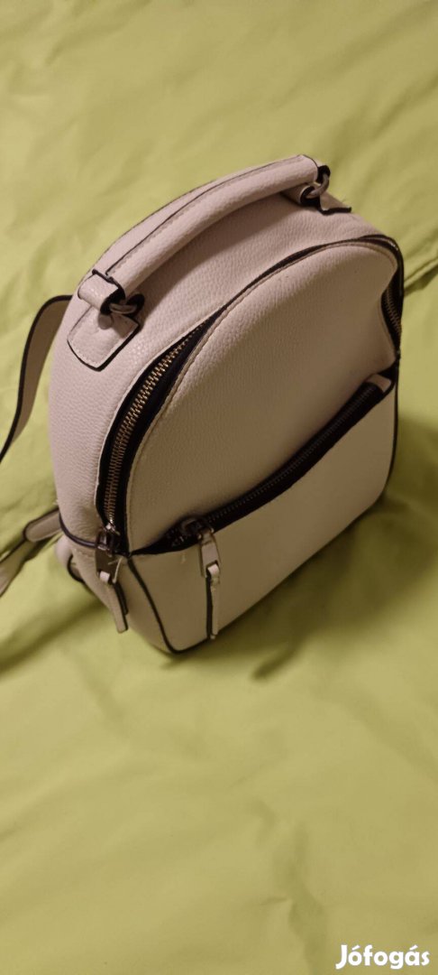 Női háti táska