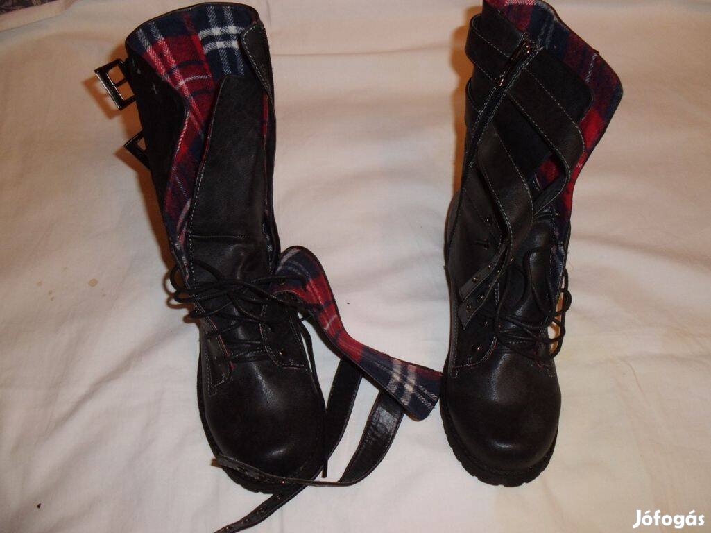 Női hosszúszárú csizma téli