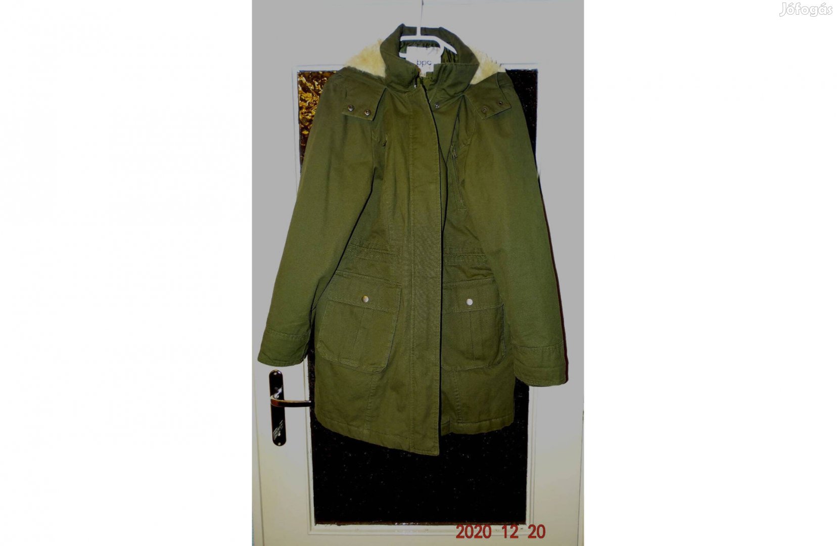 Női keki-zöld, kapucnis télikabát