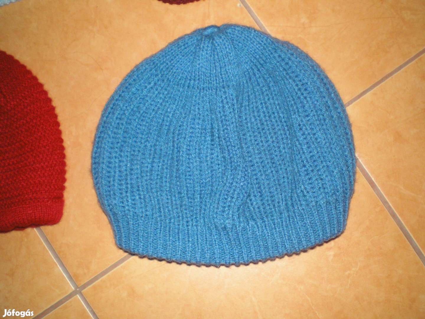 Női kötött sapka királykék színben szinte új
