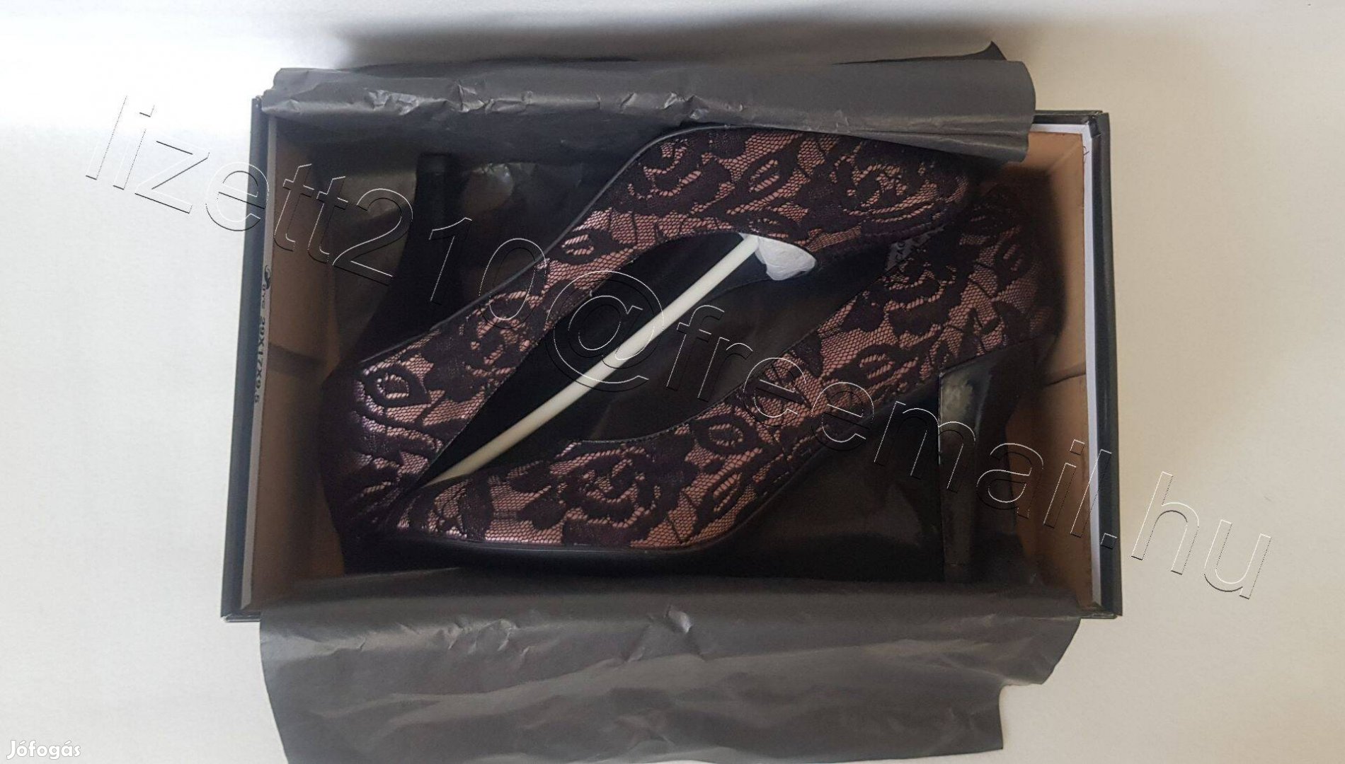 Női magassarkú alkalmi cipő fekete vadonatúj dobozában