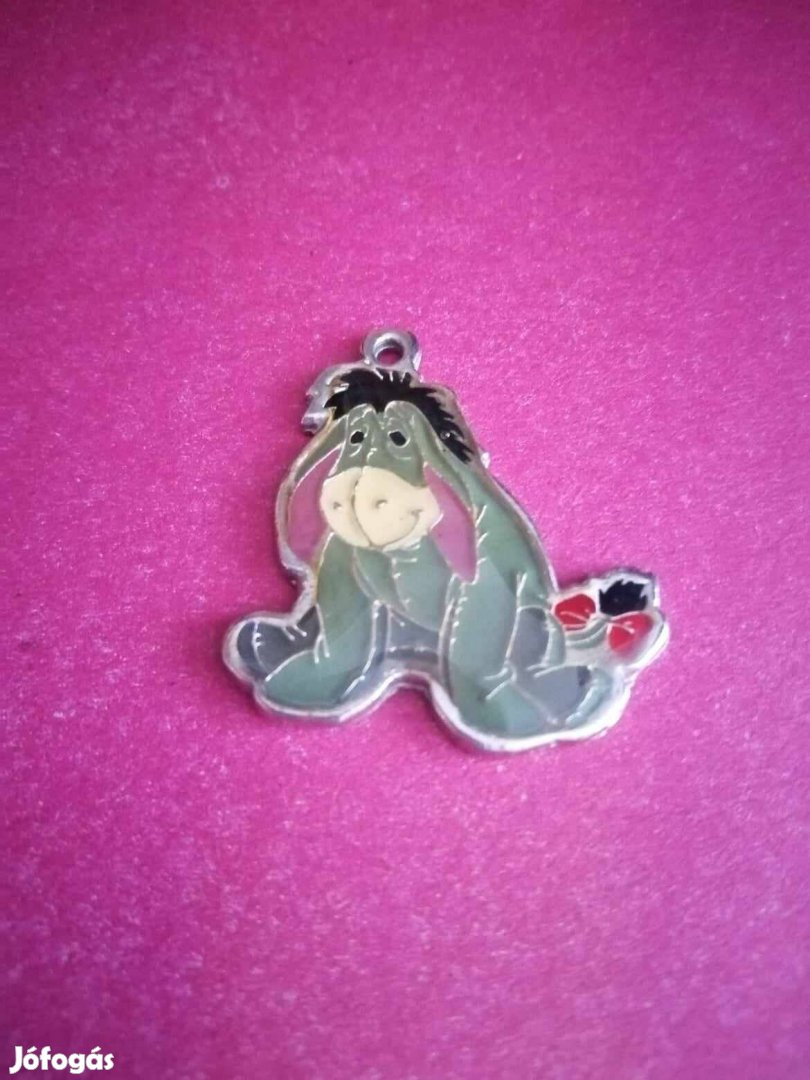 Női medál Füles mesefigura eladó!