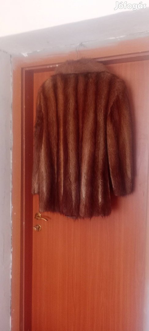 Nöi nercbunda kabát akciósan eladó kifogástalan állapotú .