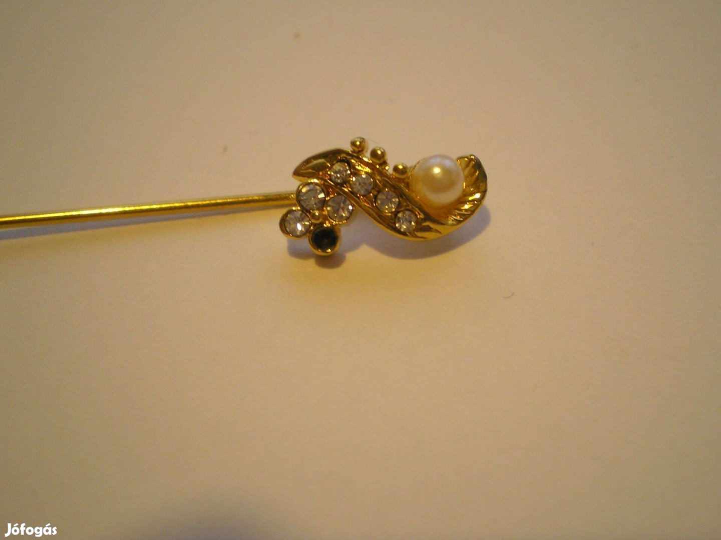 Női régebbi kitűző valamilyen tű szép állapotban