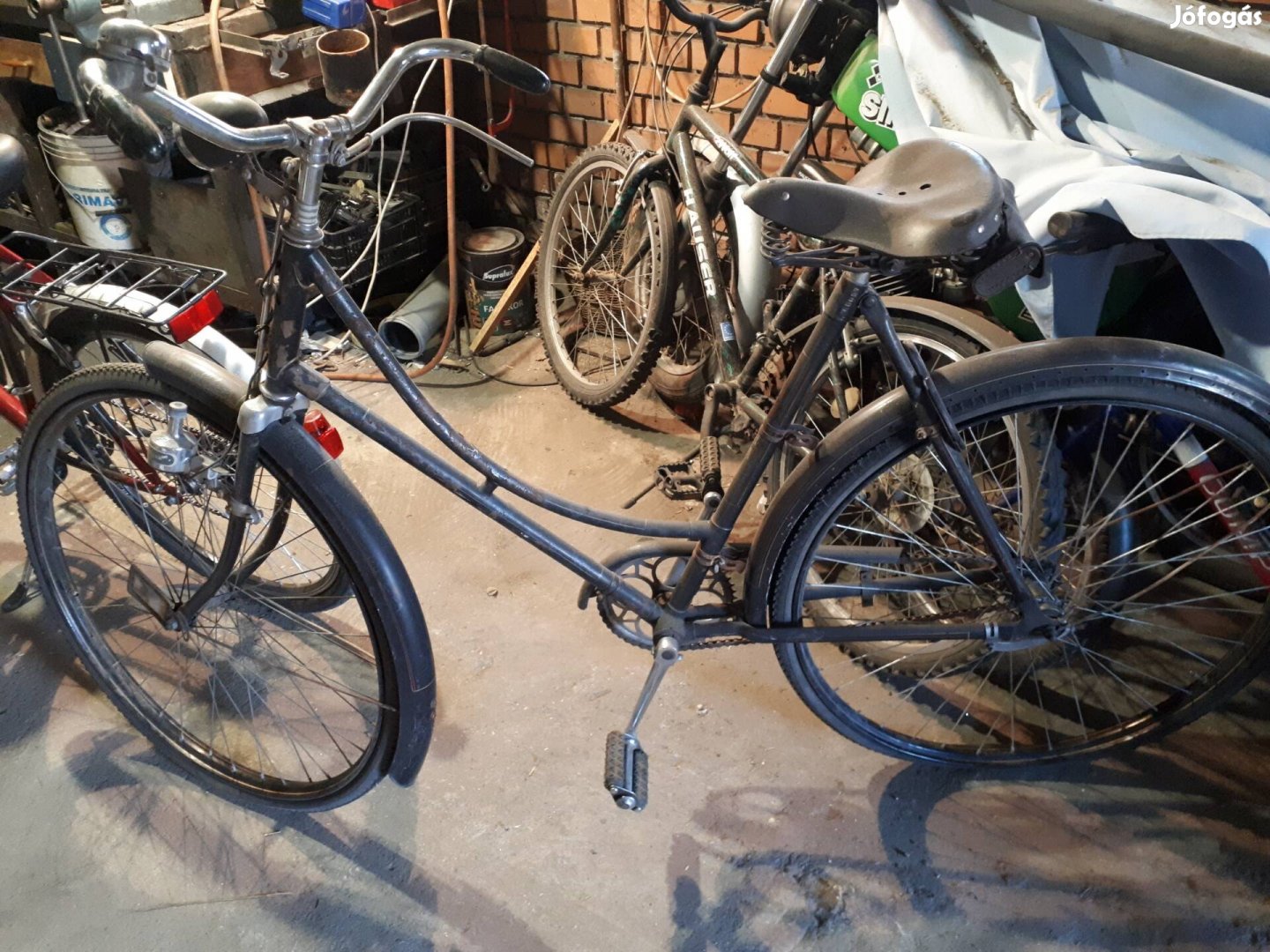 Nöi régi kerékpár eladó kb 60 éves