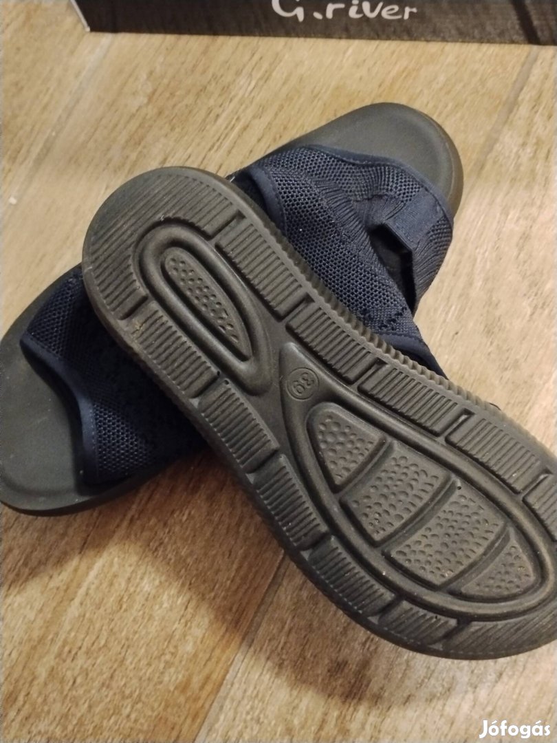 Női szandál 39-es méret!