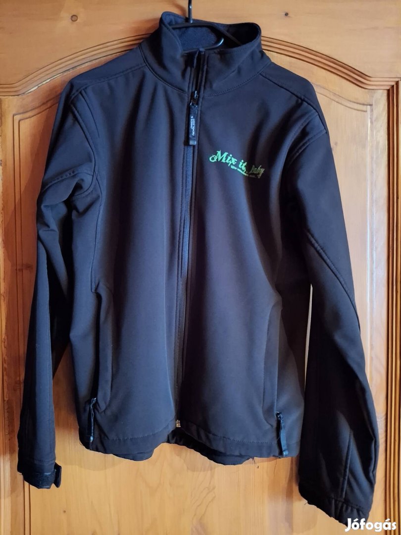 Női túrakabát.  softshell 