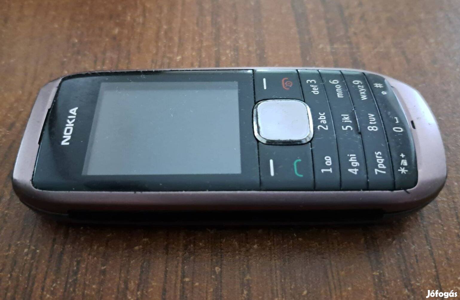 Nokia 1800 lila mobiltelefon