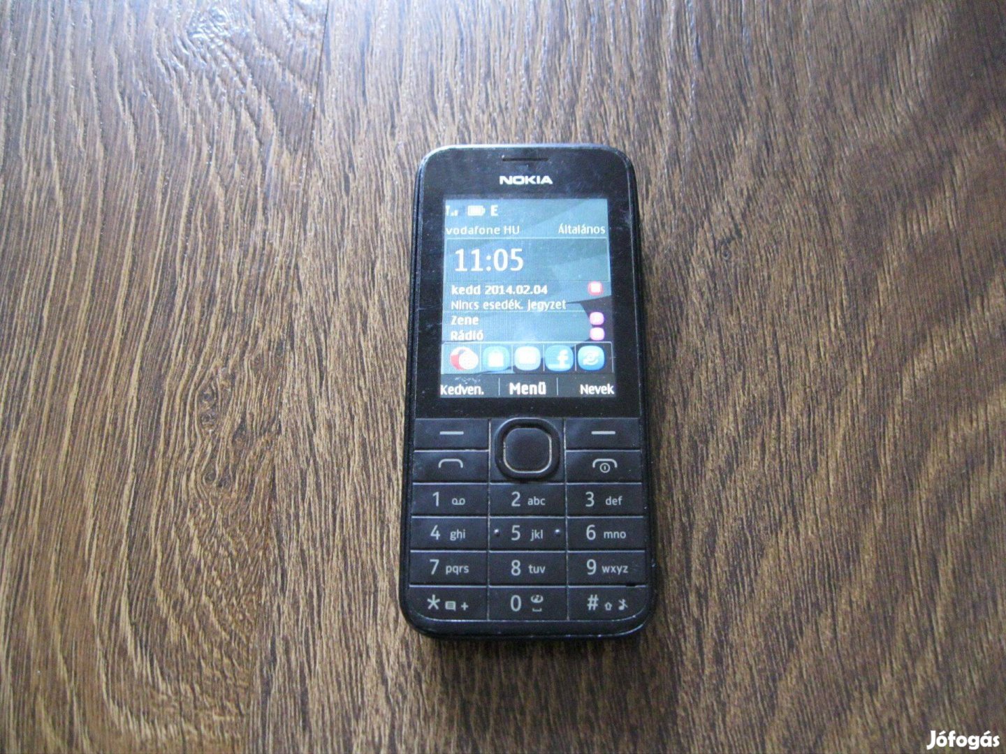 Nokia 208 mobiltelefon