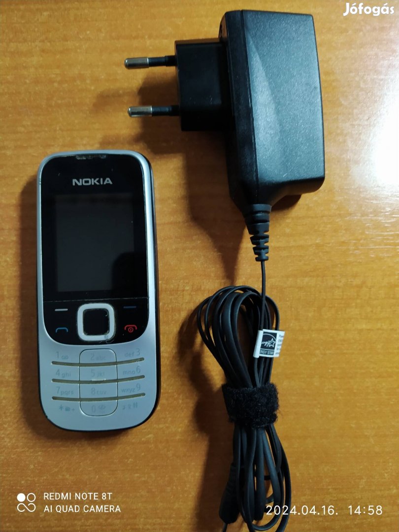 Nokia 2330 c független eladó.