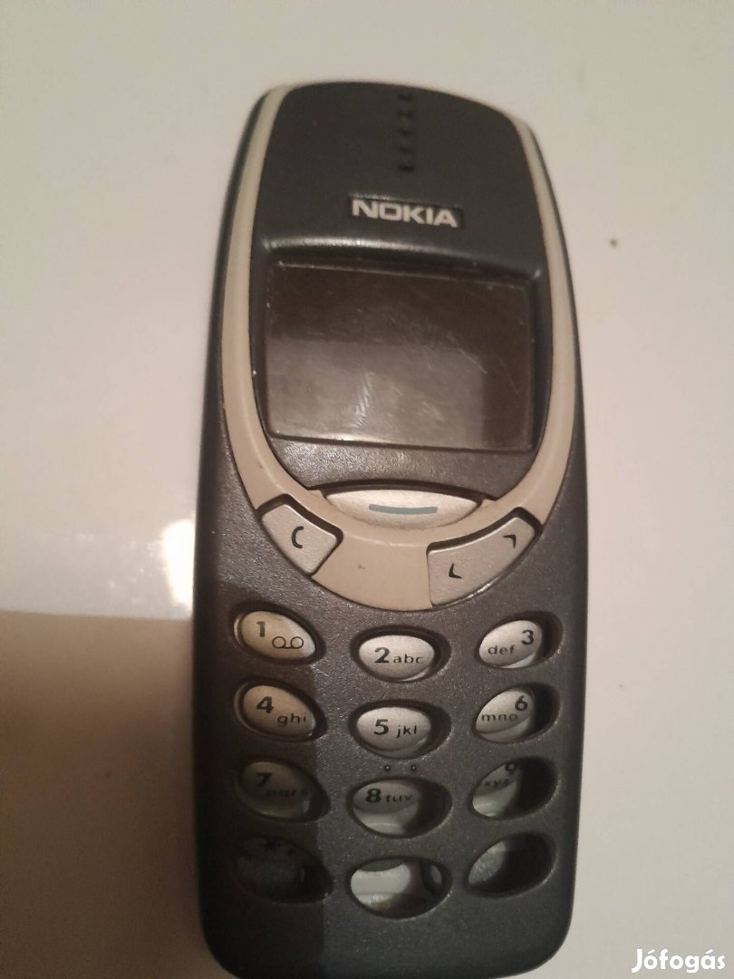 Nokia 3310 mobiltelefon előlap-hátlap 