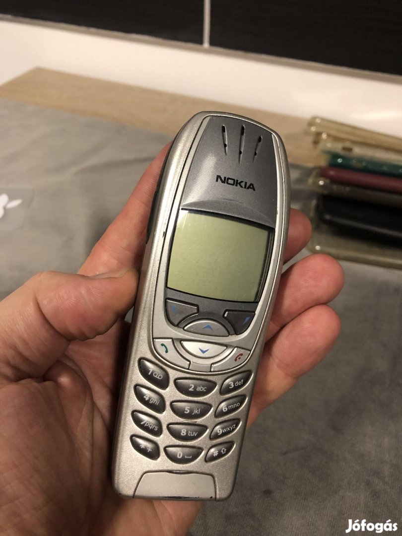 Nokia 6310i töltővel