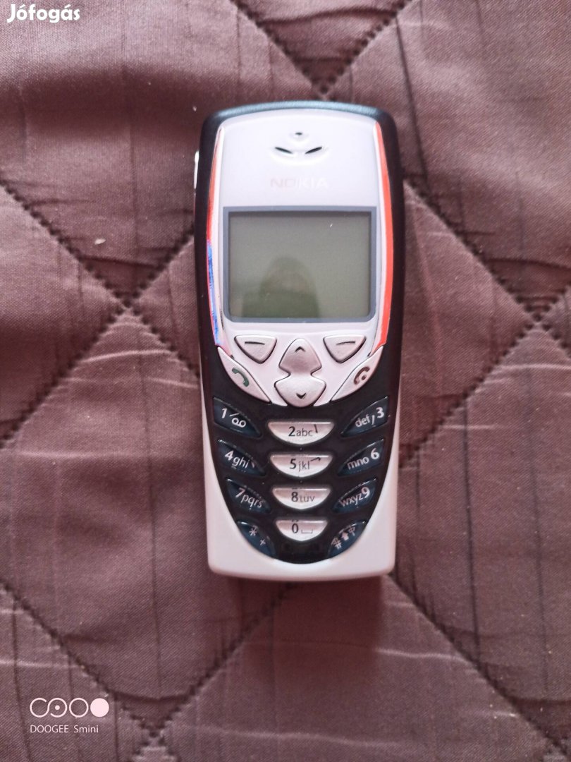 Nokia 8310 Mobiltelefon 