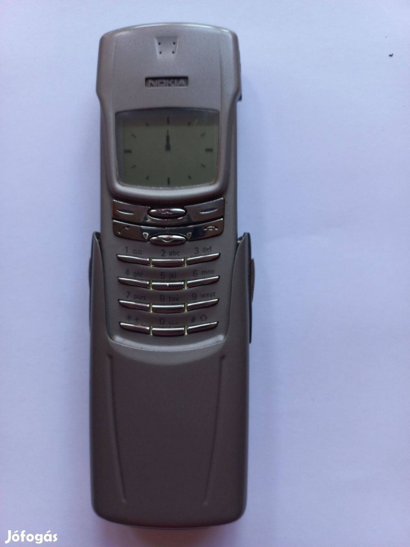 Nokia 8910. Független