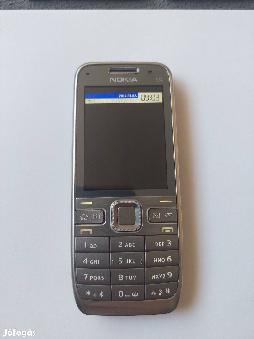 Nokia E52 szép állapotban