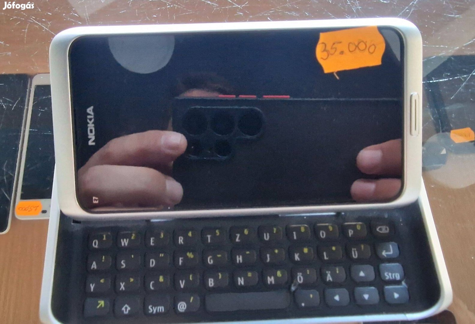 Nokia E7 Retro