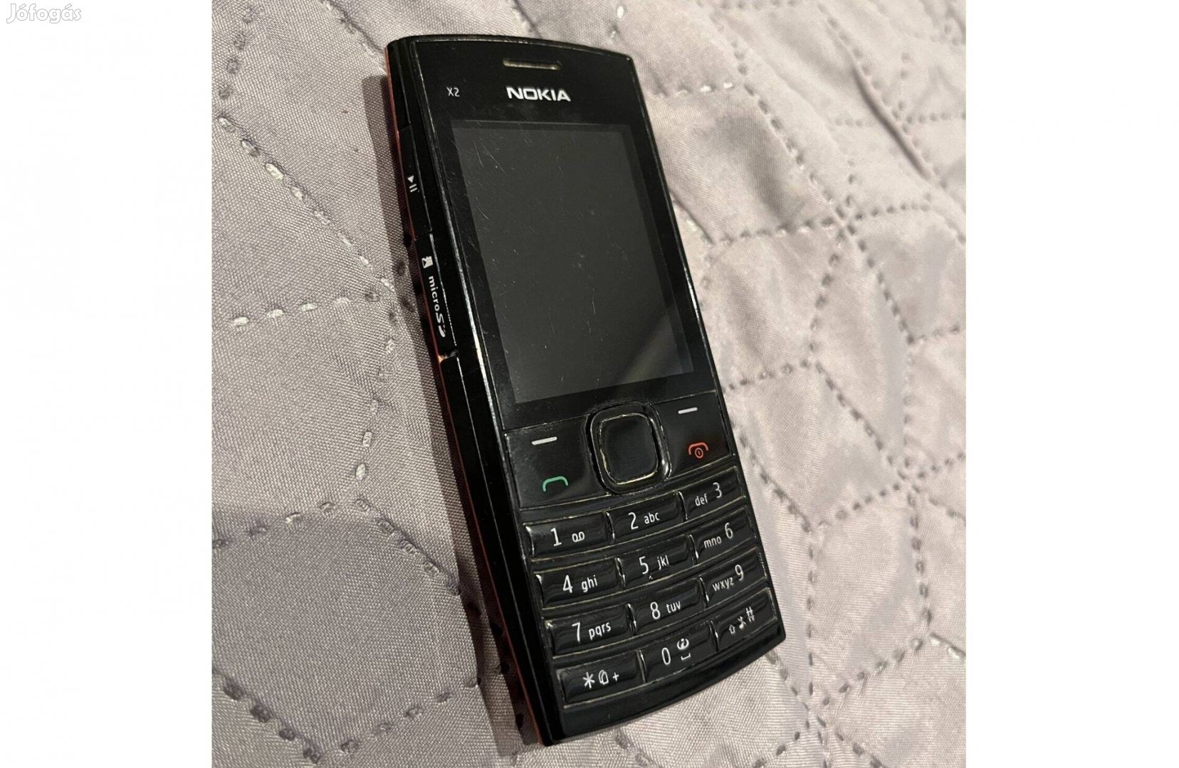 Nokia X2-02 mobiltelefon