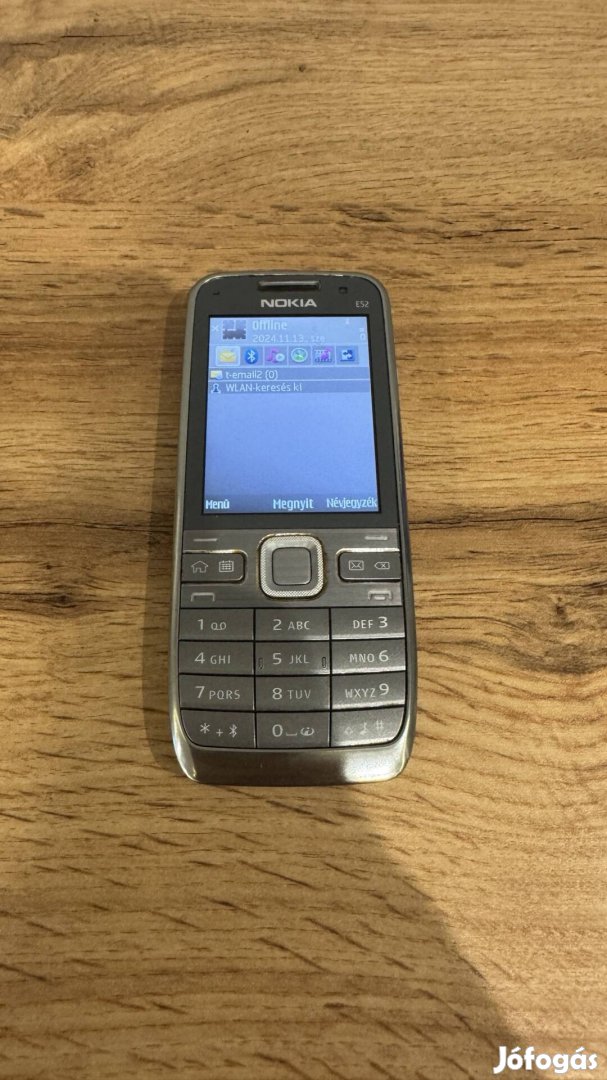 Nokia e52 e 52 nyomógombos telefon