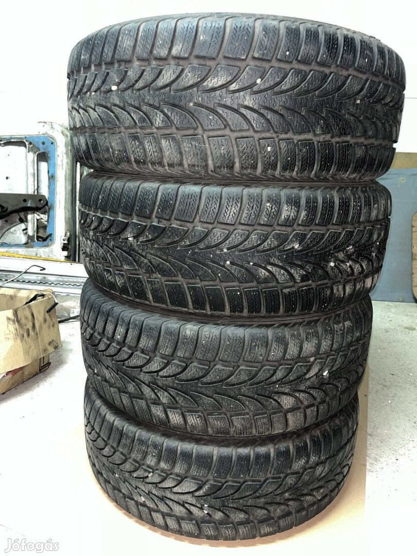 Nokian 215/55 R16 téli gumi