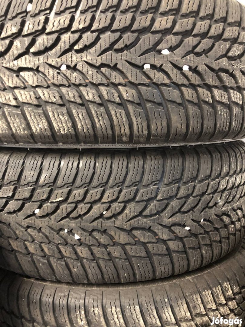 Nokian 215/60r17 215/60 r17 téligumi garnitúra 