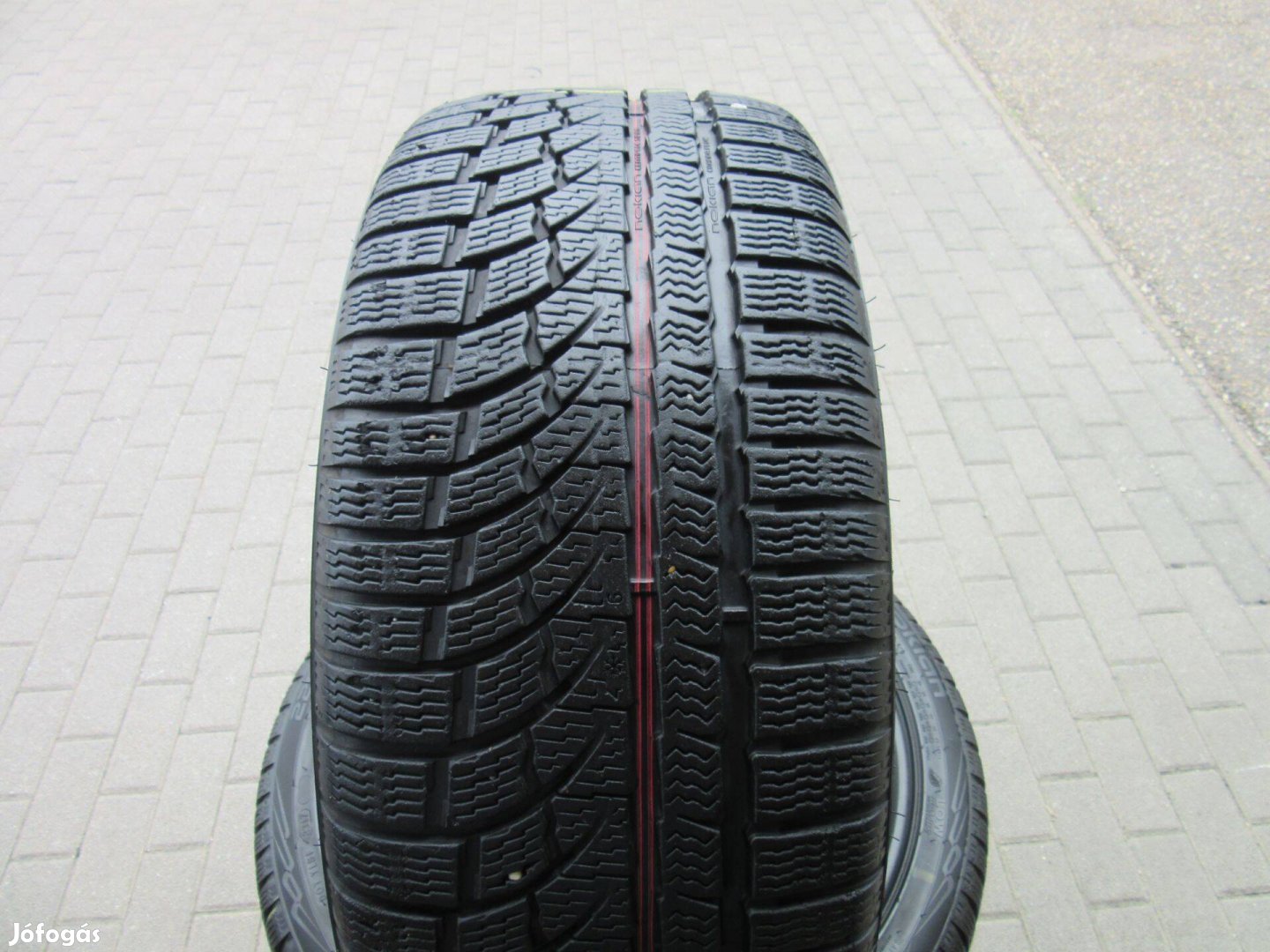 Nokian 225/40 R18 92 V XL Téli gumi eladó