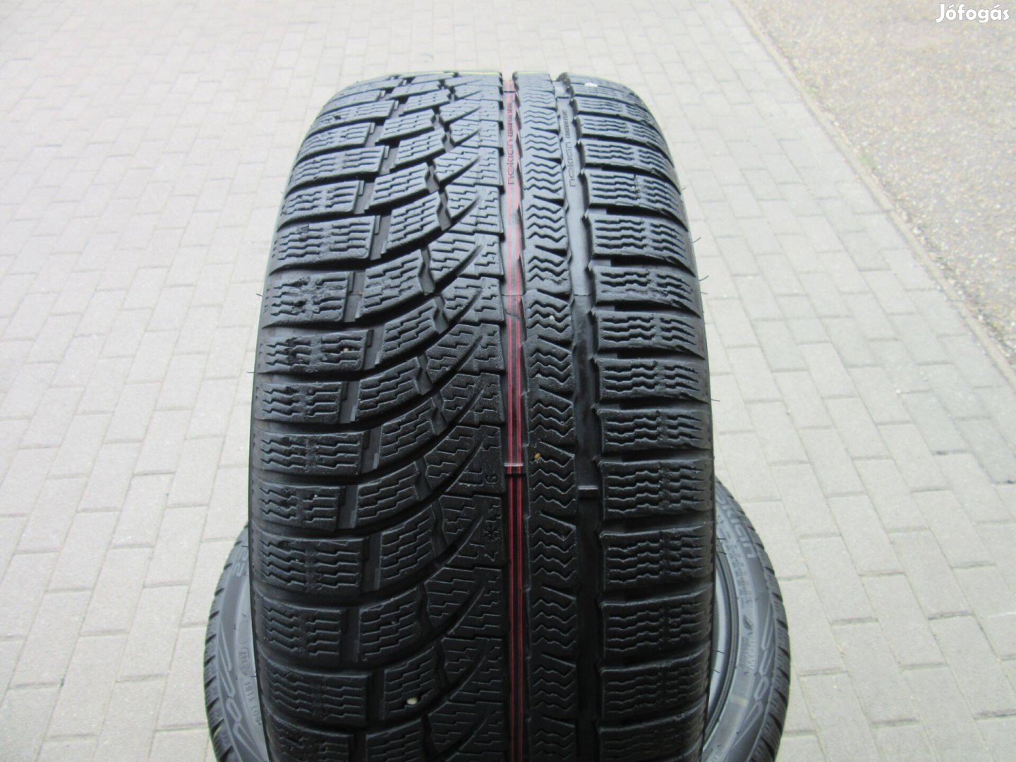 Nokian 225/40 R18 92 V XL Téli gumi eladó