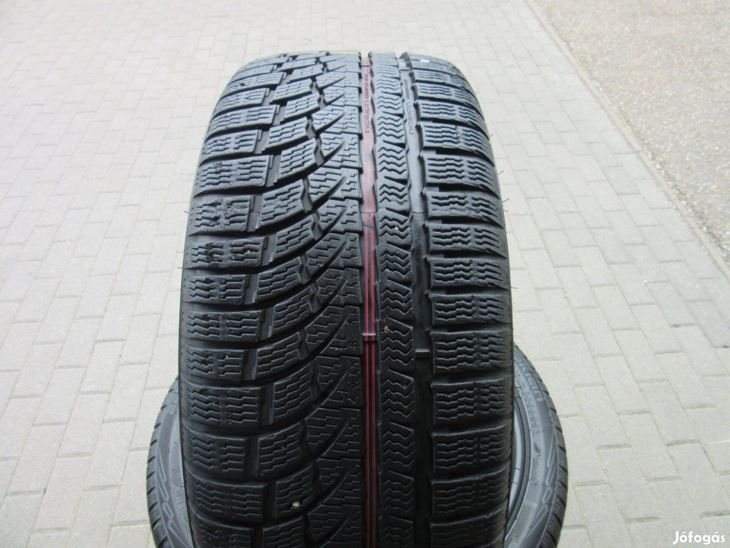 Nokian 225/40 R18 92 V XL Téli gumi eladó