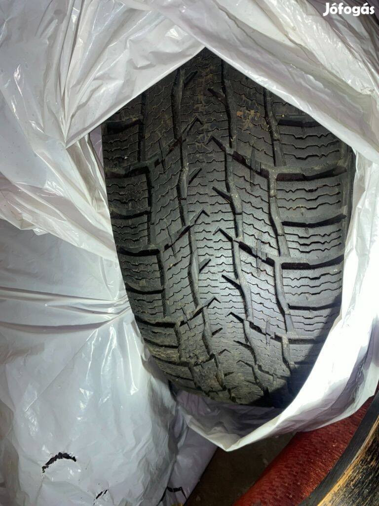 Nokian 225/55 r17 C téli gumi 2db eladó