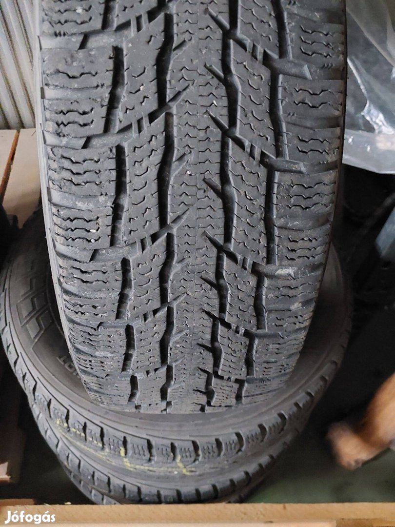 Nokian 225/65 16 C téli gumi