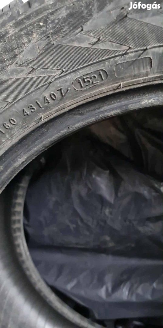 Nokian 4 évszakos  gumi 215/55 R17 eladó