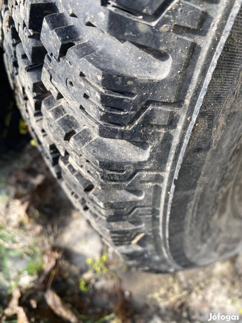 Nokian Hakkapeliitta 1 235/75 R15 téli gumi 2 db