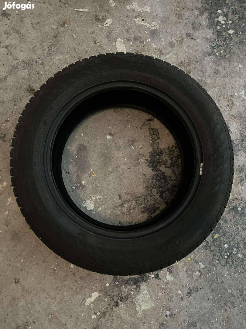Nokian Snowproof 215/60R17 téligumi