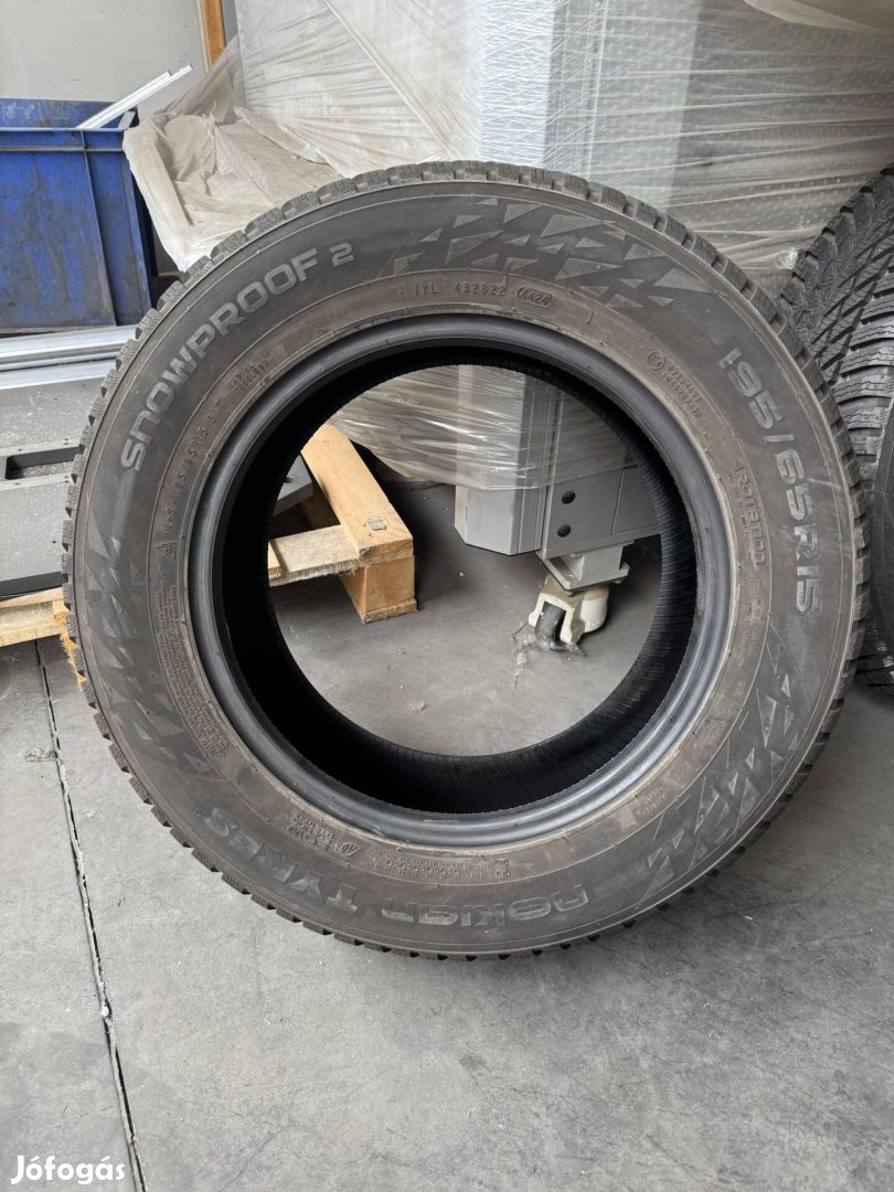 Nokian Snowproof 2 195/65 R15