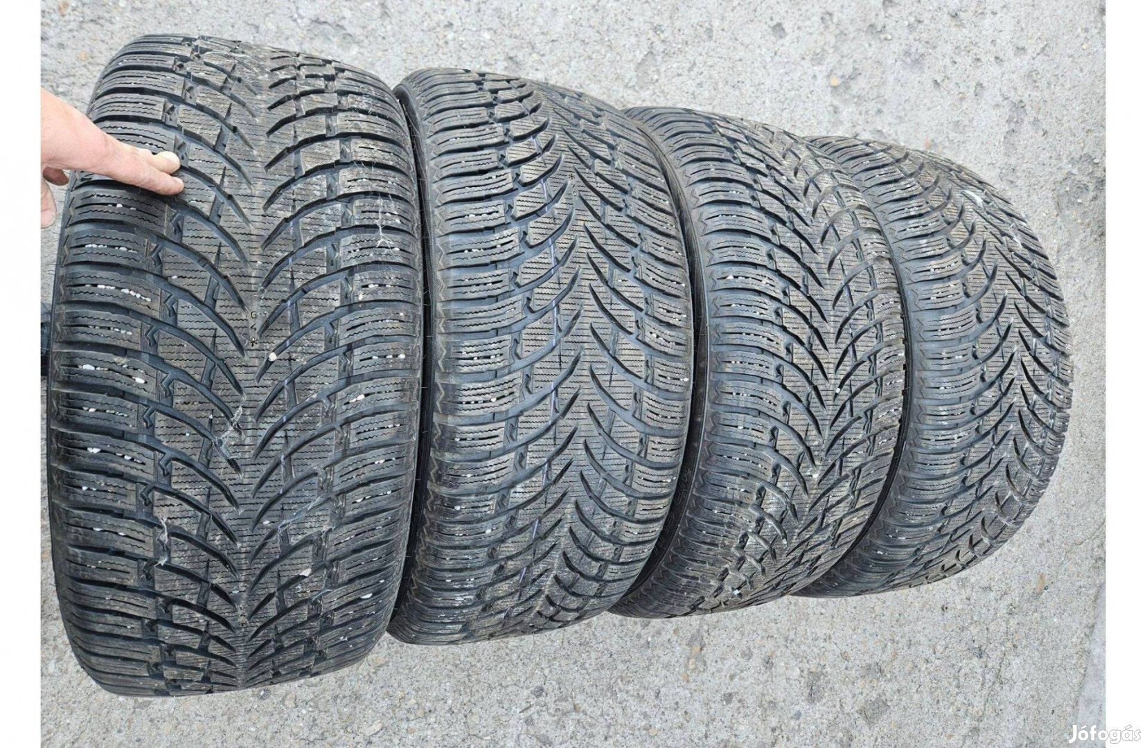 Nokian WR SUV 275/40 R21 méretű téli gumi szett