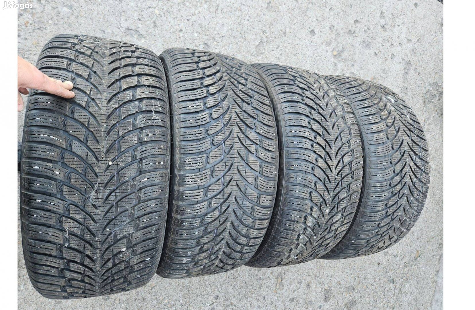 Nokian WR SUV 275/40 R21 méretű téli gumi szett