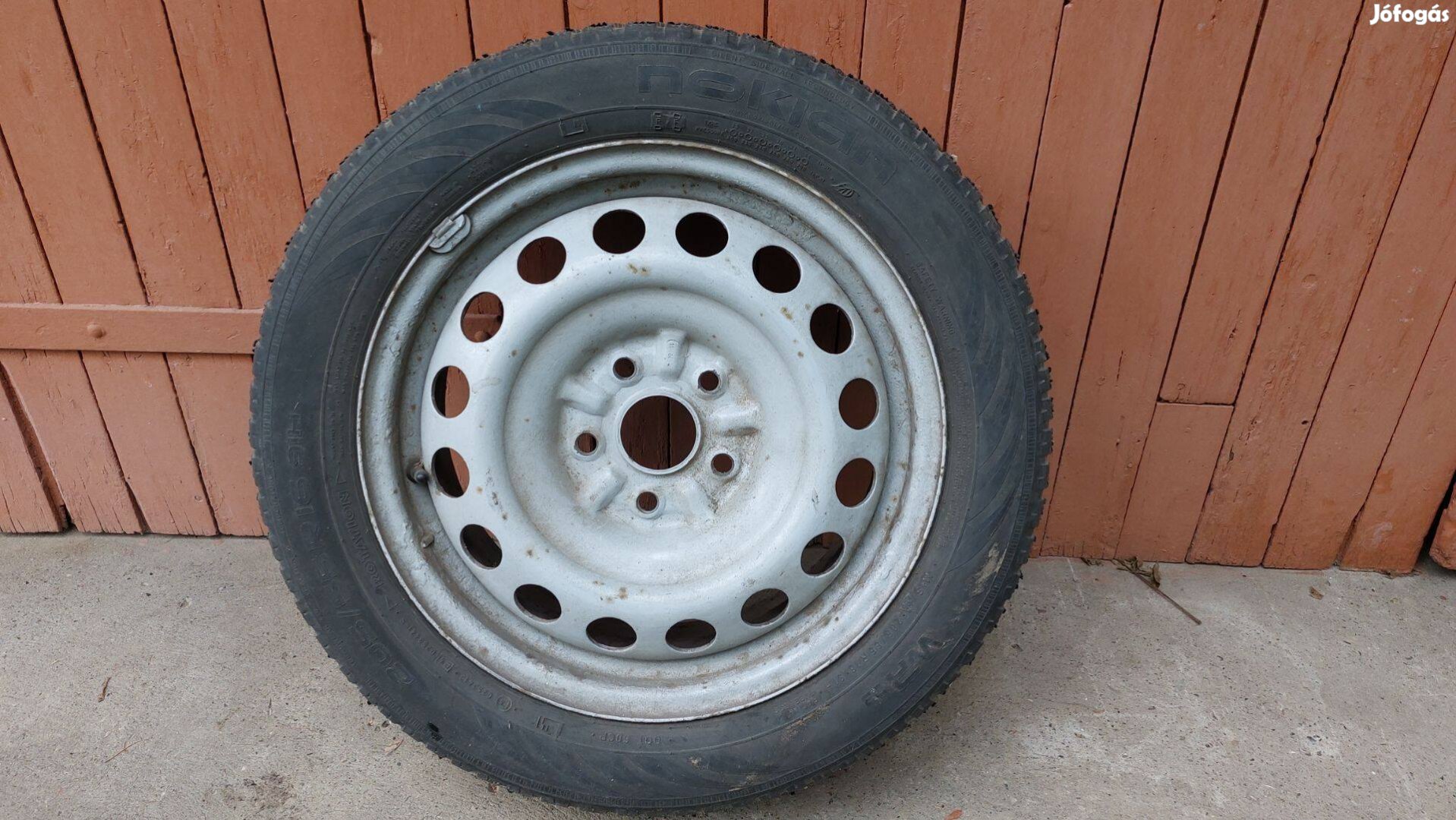 Nokian gumi felnivel 205/55 R16