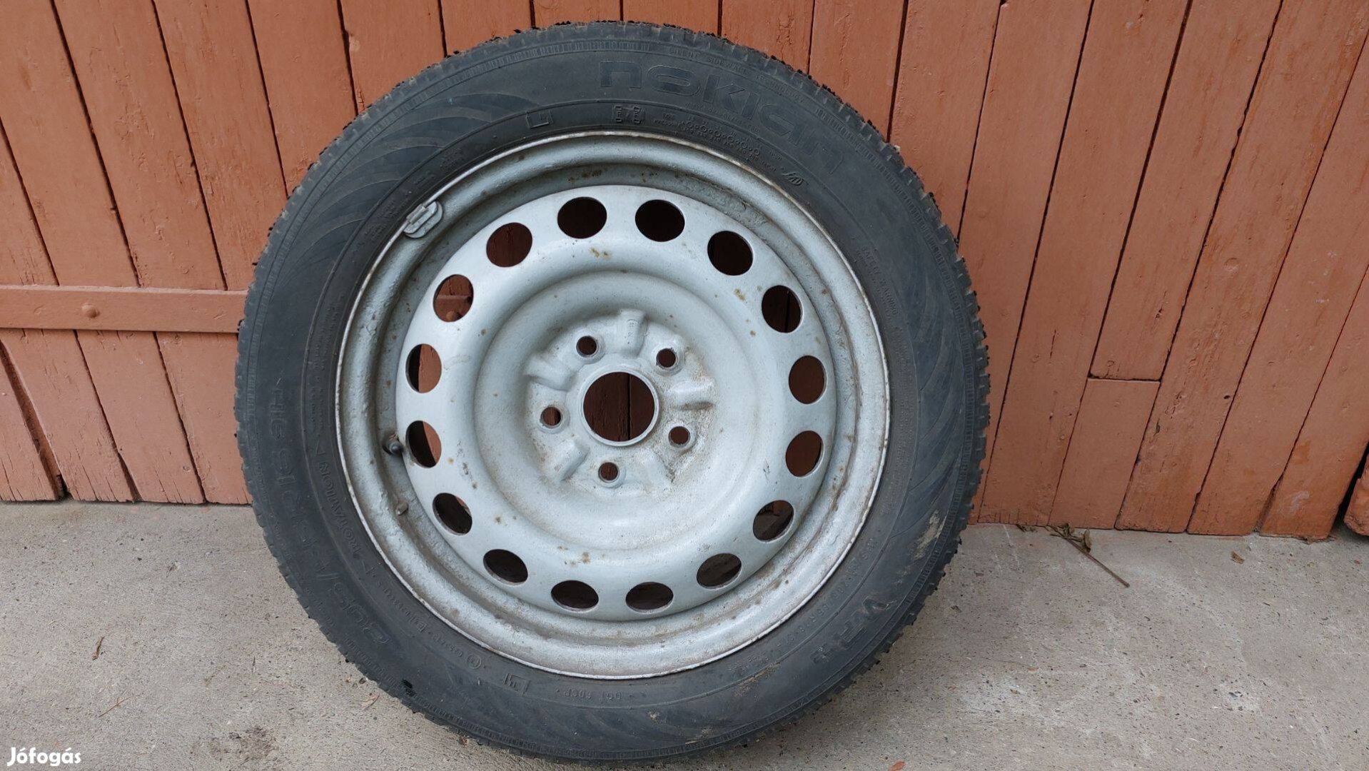 Nokian gumi felnivel 205/55 R16