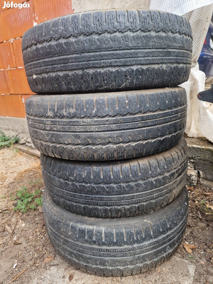 Nokian gumik 215/70 r15 c
