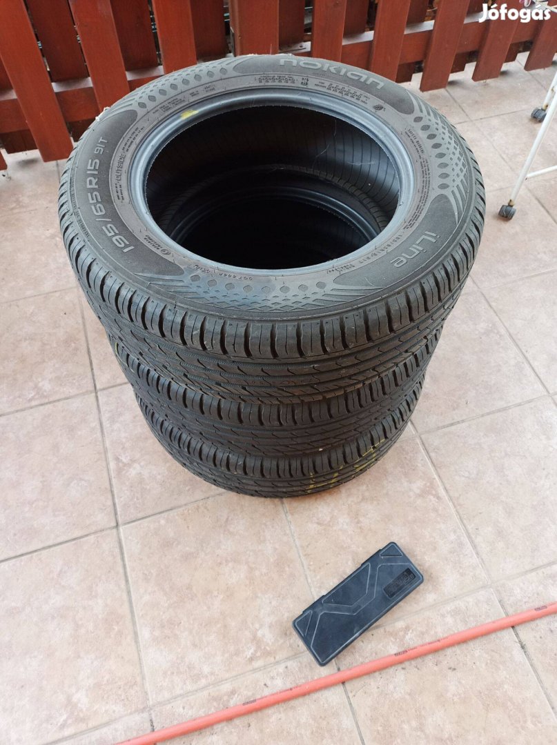 Nokian nyári gumi 195/65 r15