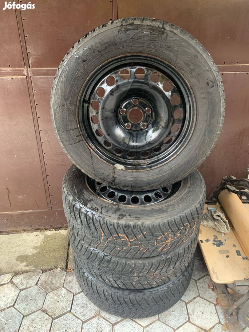 Nokian téli 215/65 R17 103 H TL + Gyári acélfelni eladó !