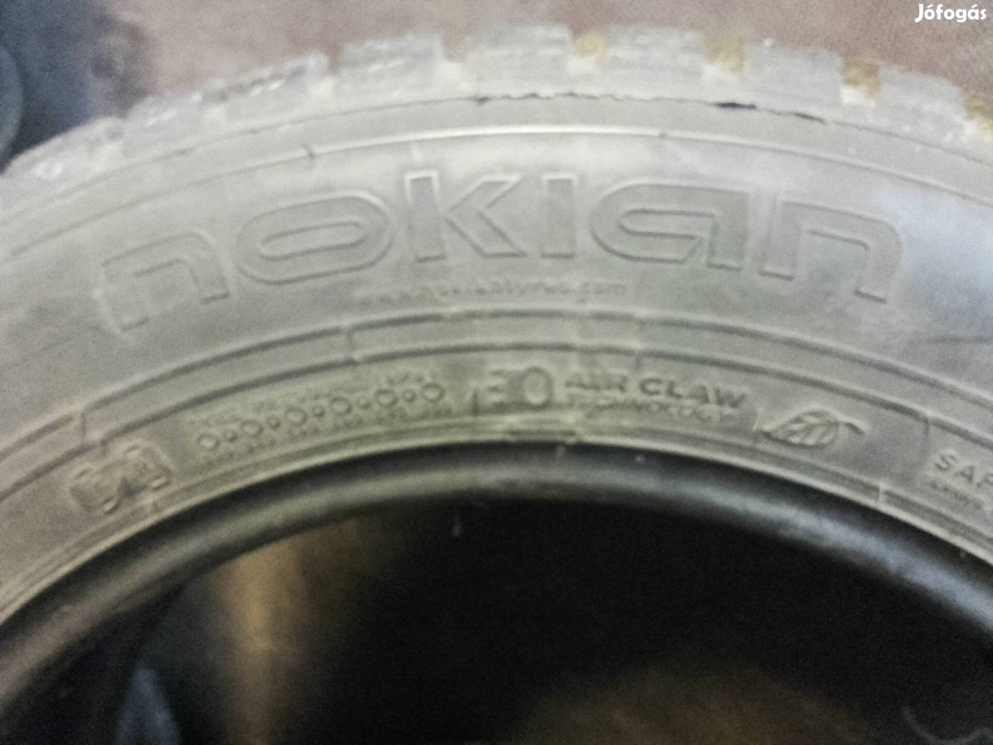 Nokian téli gumi 205/60/16