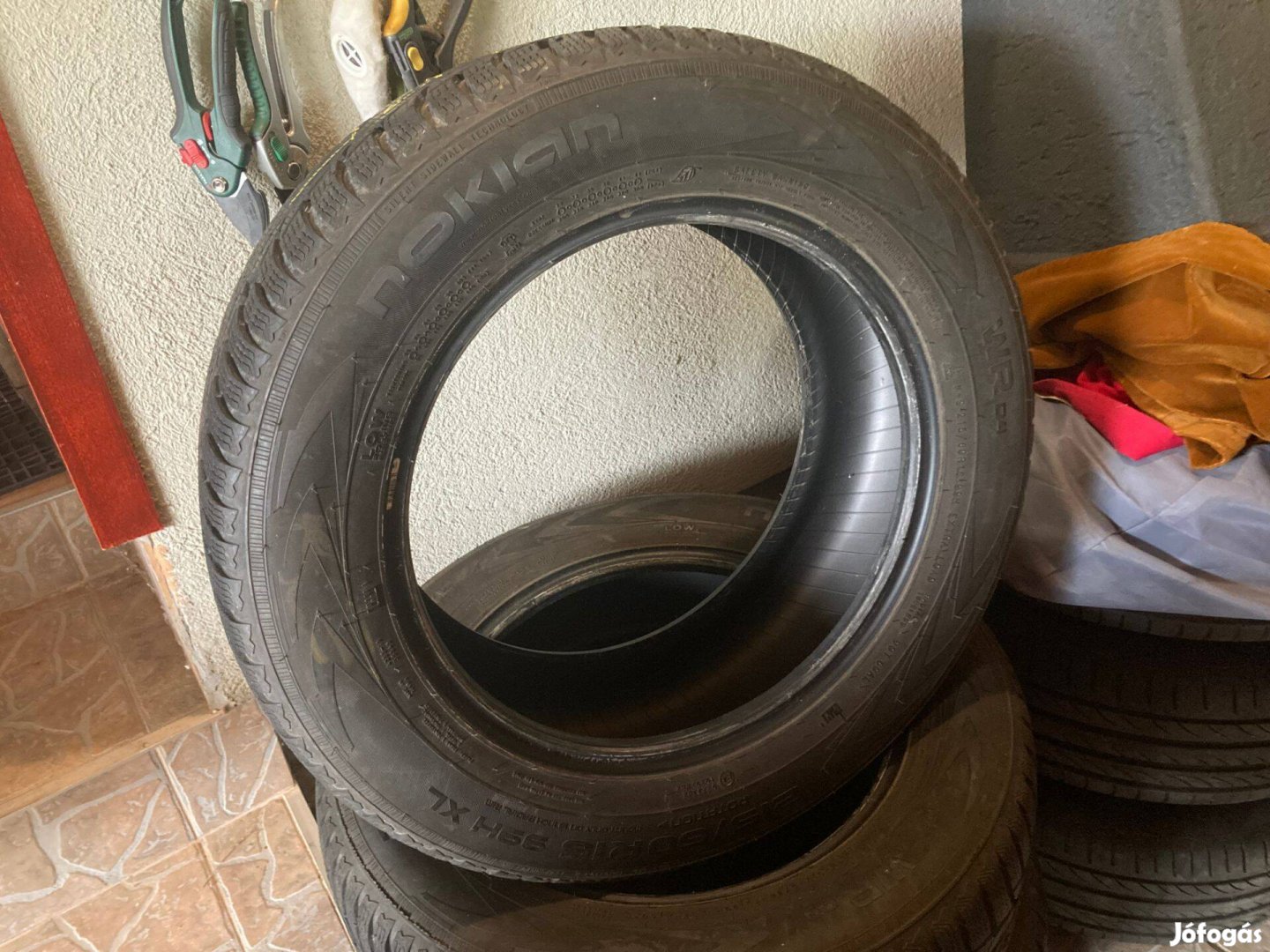 Nokian téli gumik 215/60 R16