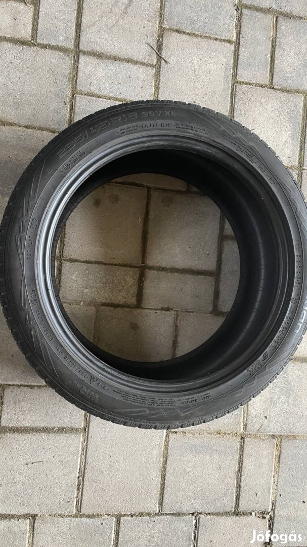 Nokian téligumi 4017 Dot 6 mm 235/45/18