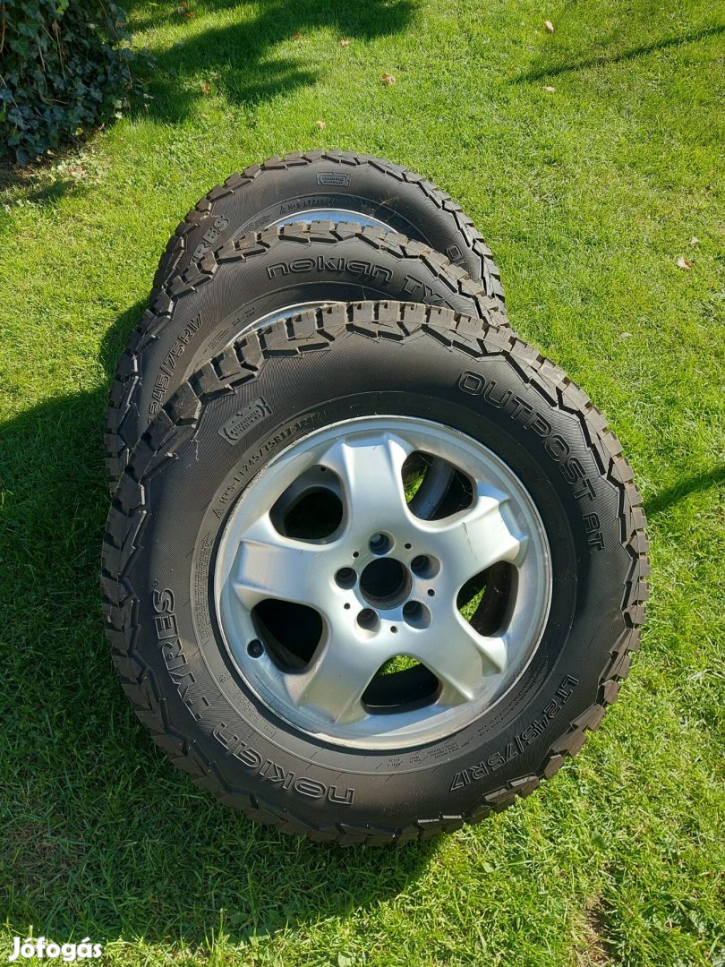 Nokian terepgumi 245/75R17 Mersedes ML alufelnin